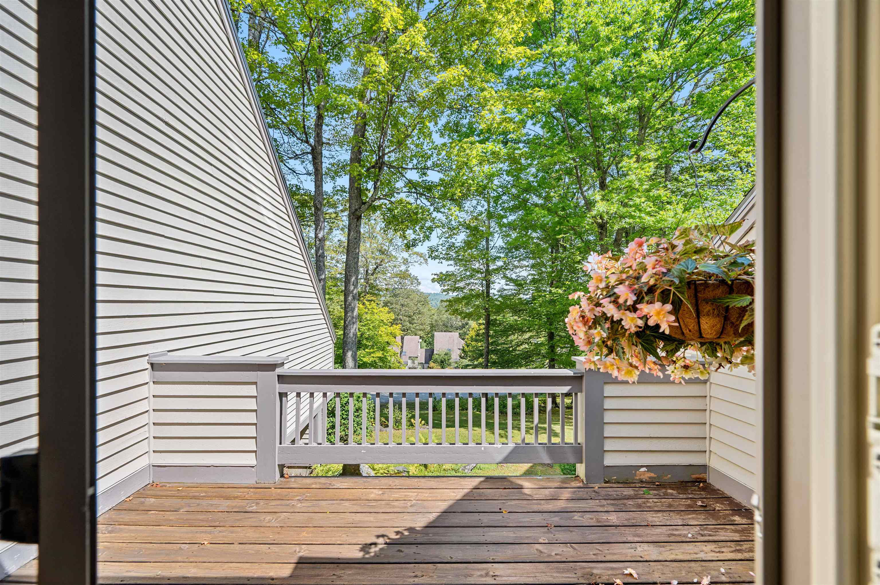 Stowe, Vermont 05672, United States, 3 Bedrooms Bedrooms, ,4 BathroomsBathrooms,Residential,Active,205384