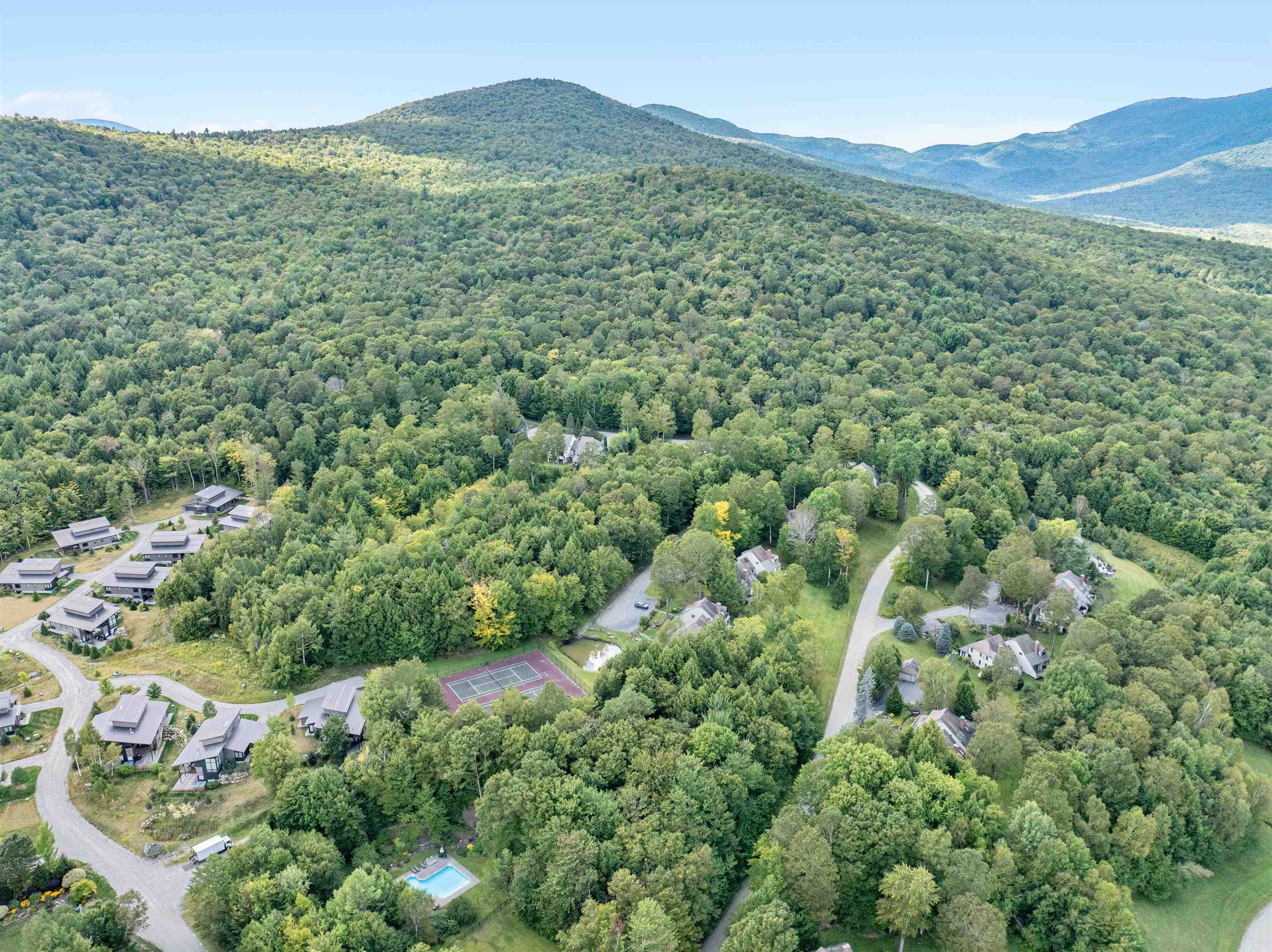 Stowe, Vermont 05672, United States, 3 Bedrooms Bedrooms, ,4 BathroomsBathrooms,Residential,Active,205384