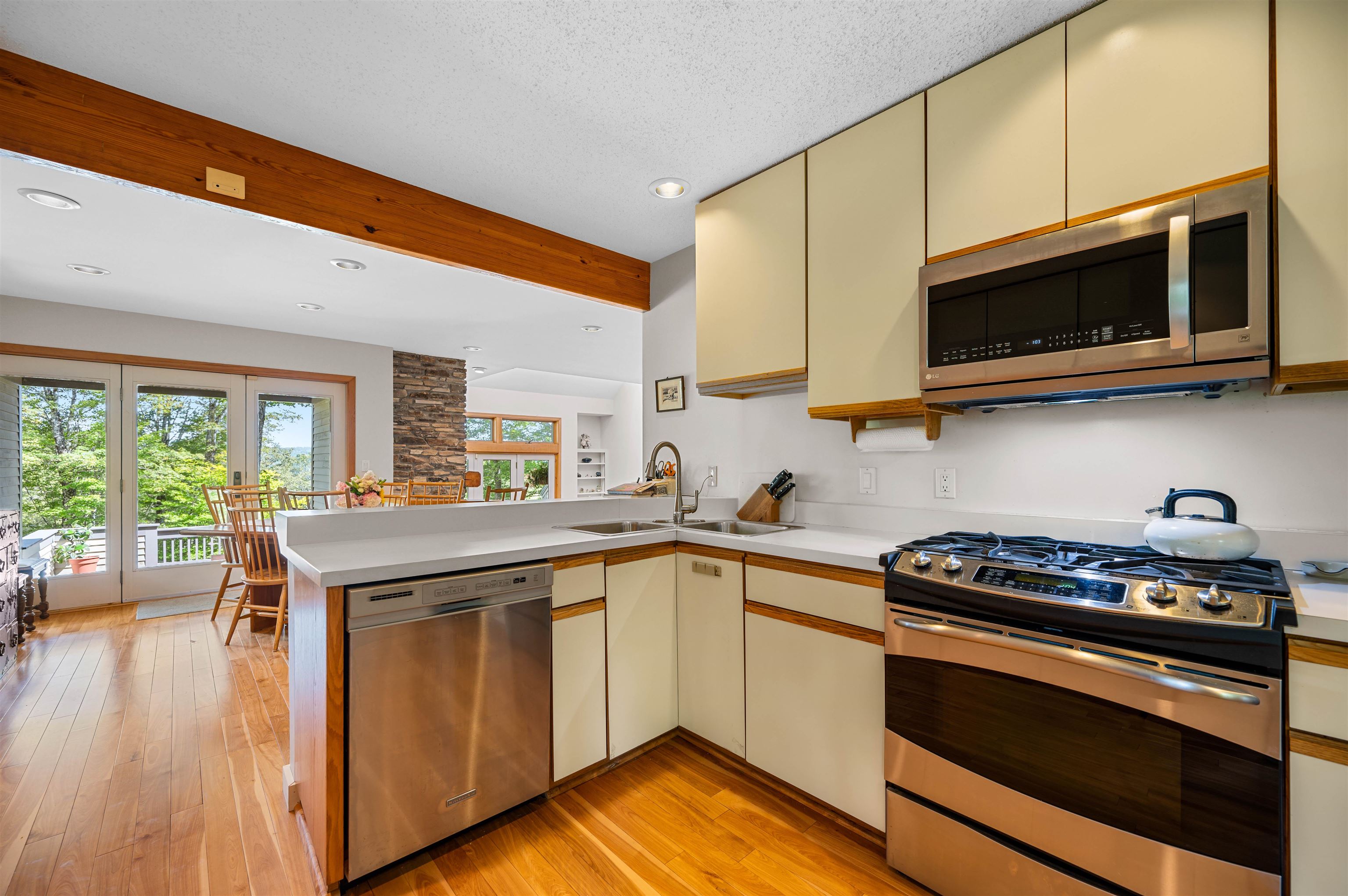 Stowe, Vermont 05672, United States, 3 Bedrooms Bedrooms, ,4 BathroomsBathrooms,Residential,Active,205384