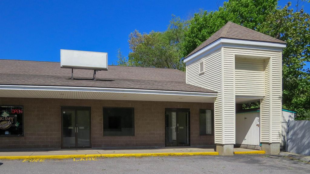 Photo of 2626 Brown Avenue, Manchester, NH 03103 (MLS # 4976156)