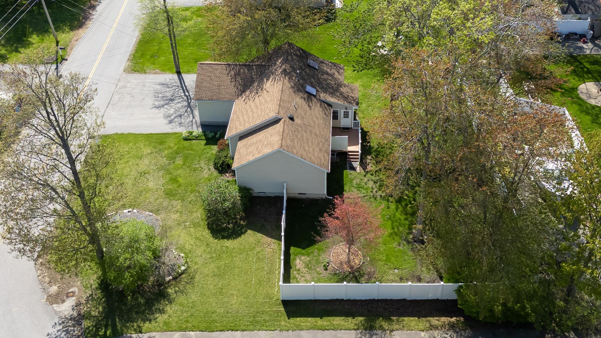 2 Greenleaf Drive