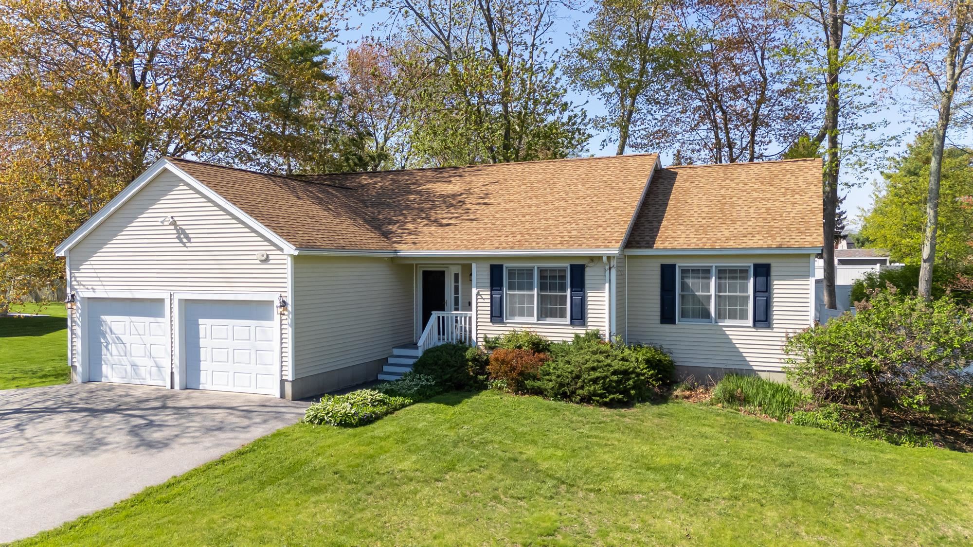 2 Greenleaf Drive