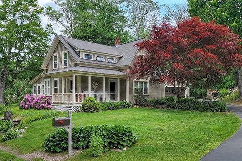 4 James City Road Deerfield NH 03037