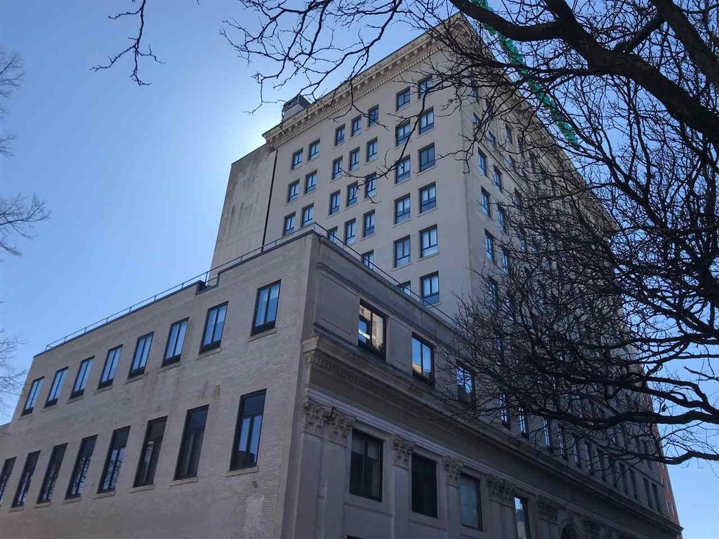 Photo of 875 Elm Street #402, Manchester, NH 03101 (MLS # 5083710)