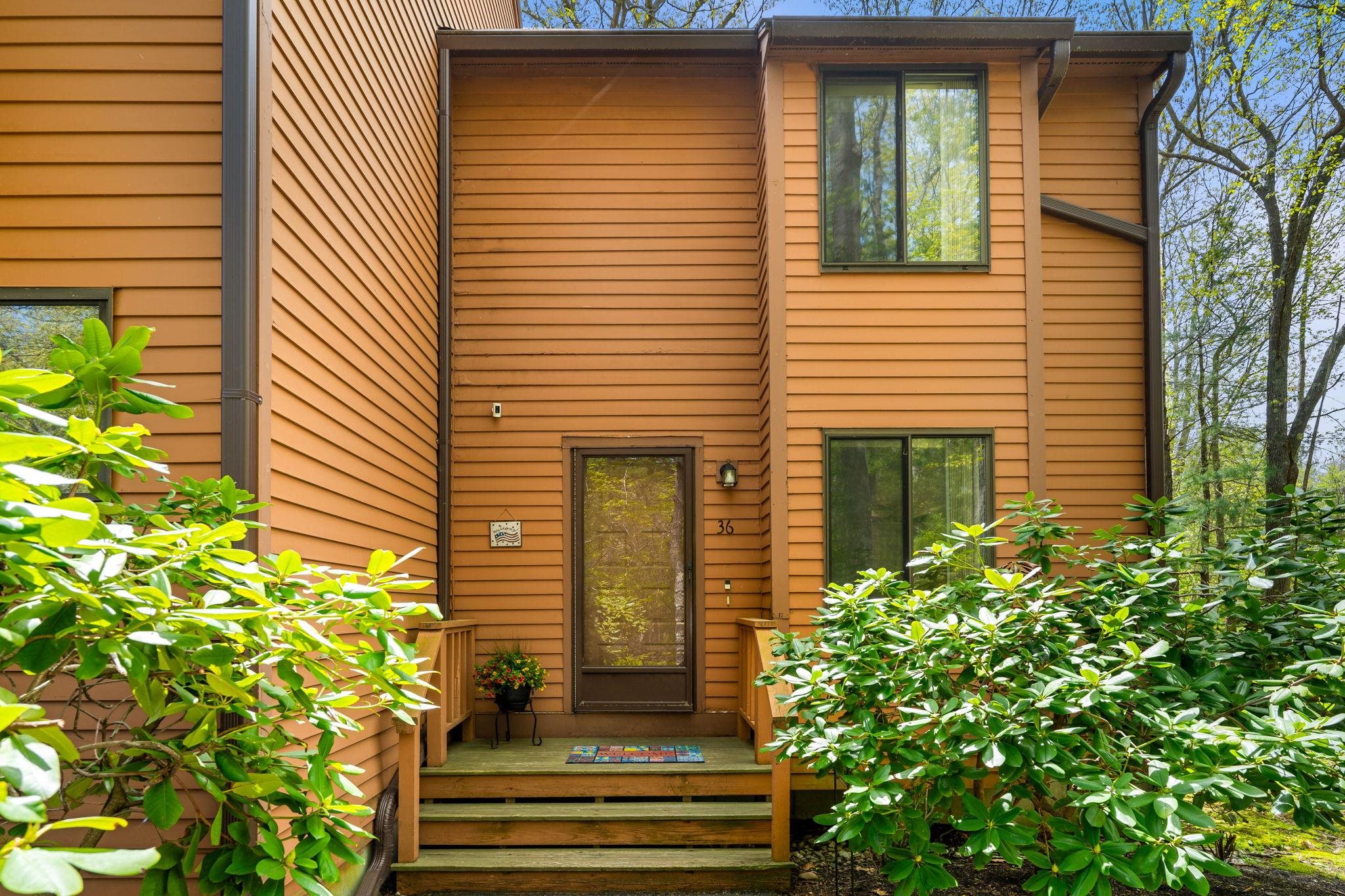 36 Dunvegan Woods Drive