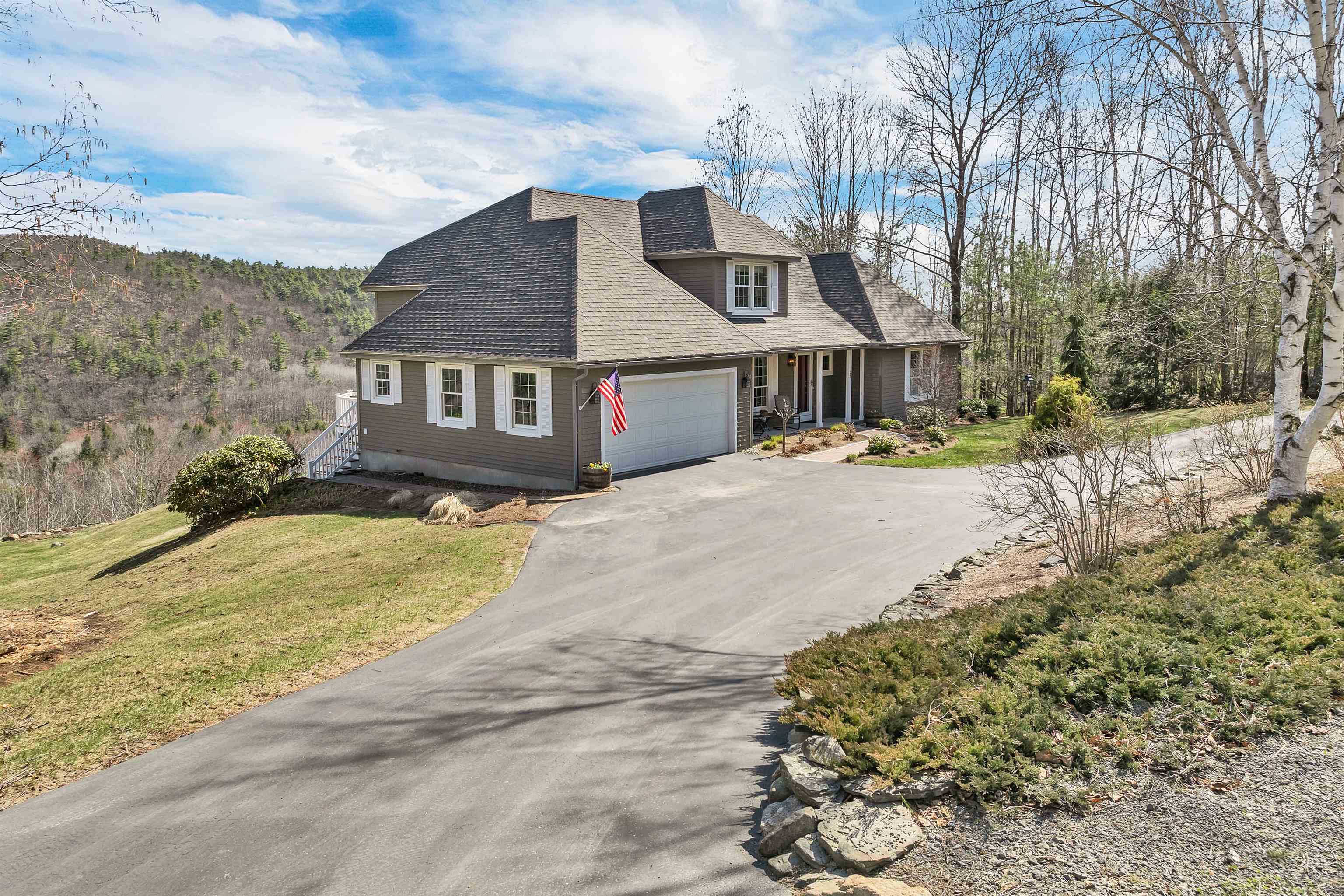 28 Lake View Drive