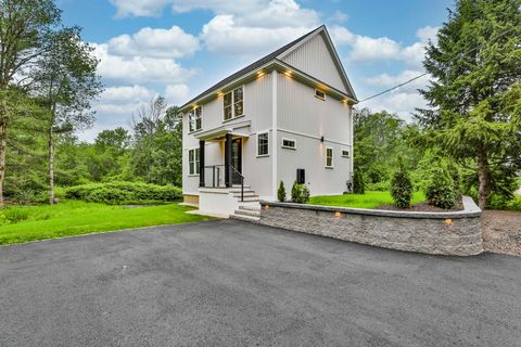 33 Sharon Road Peterborough NH 03458