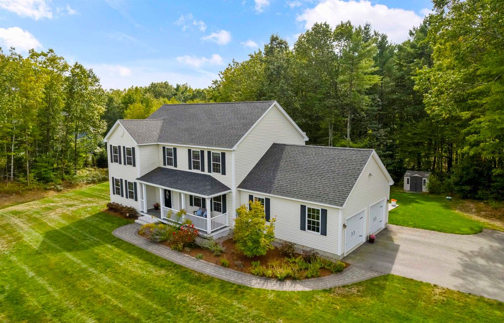 Photo of 12 Walnut Hill Drive, Hooksett, NH 03106 (MLS # 5062127)