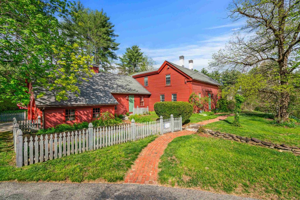 Photo of 29 Averill Road, Brookline, NH 03033 (MLS # 5089549)