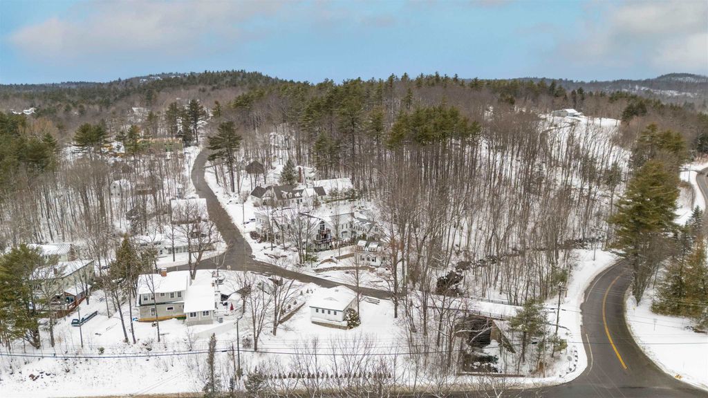 Photo of 1042 Main Street, Sunapee, NH 03751 (MLS # 5077909)