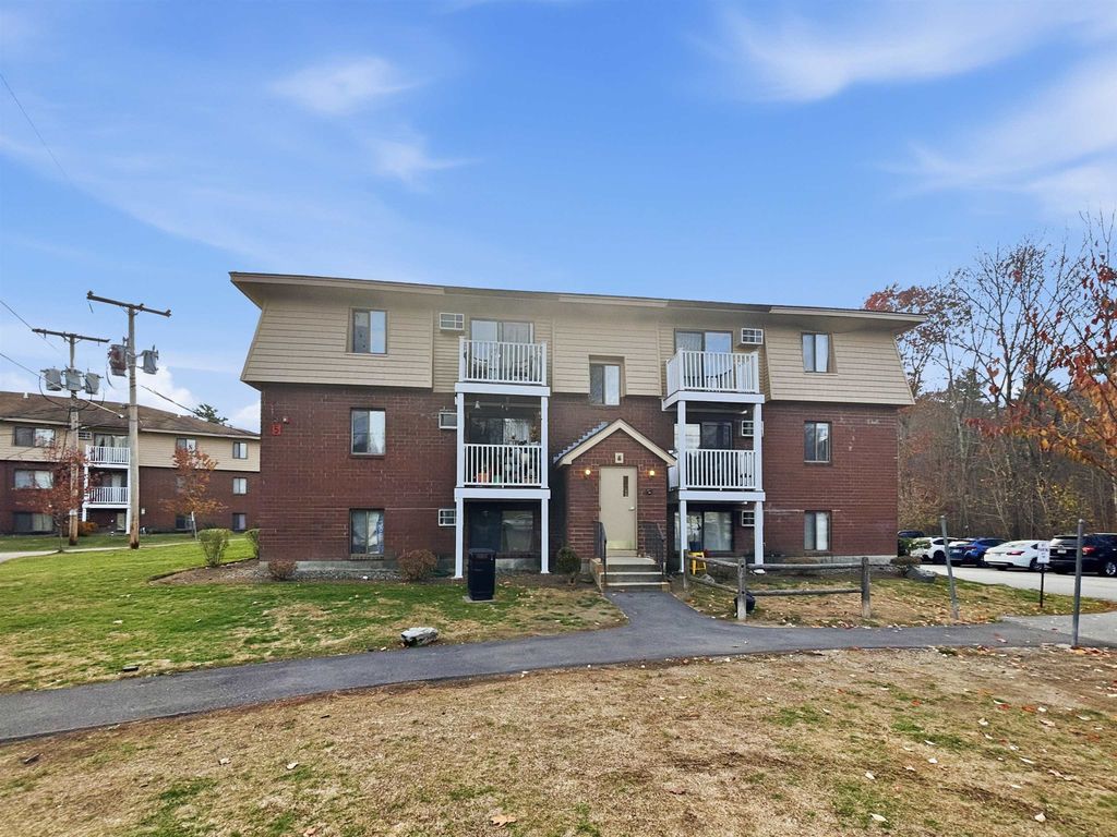 Photo of 325 Lita Lane, Newmarket, NH 03857 (MLS # 5070130)