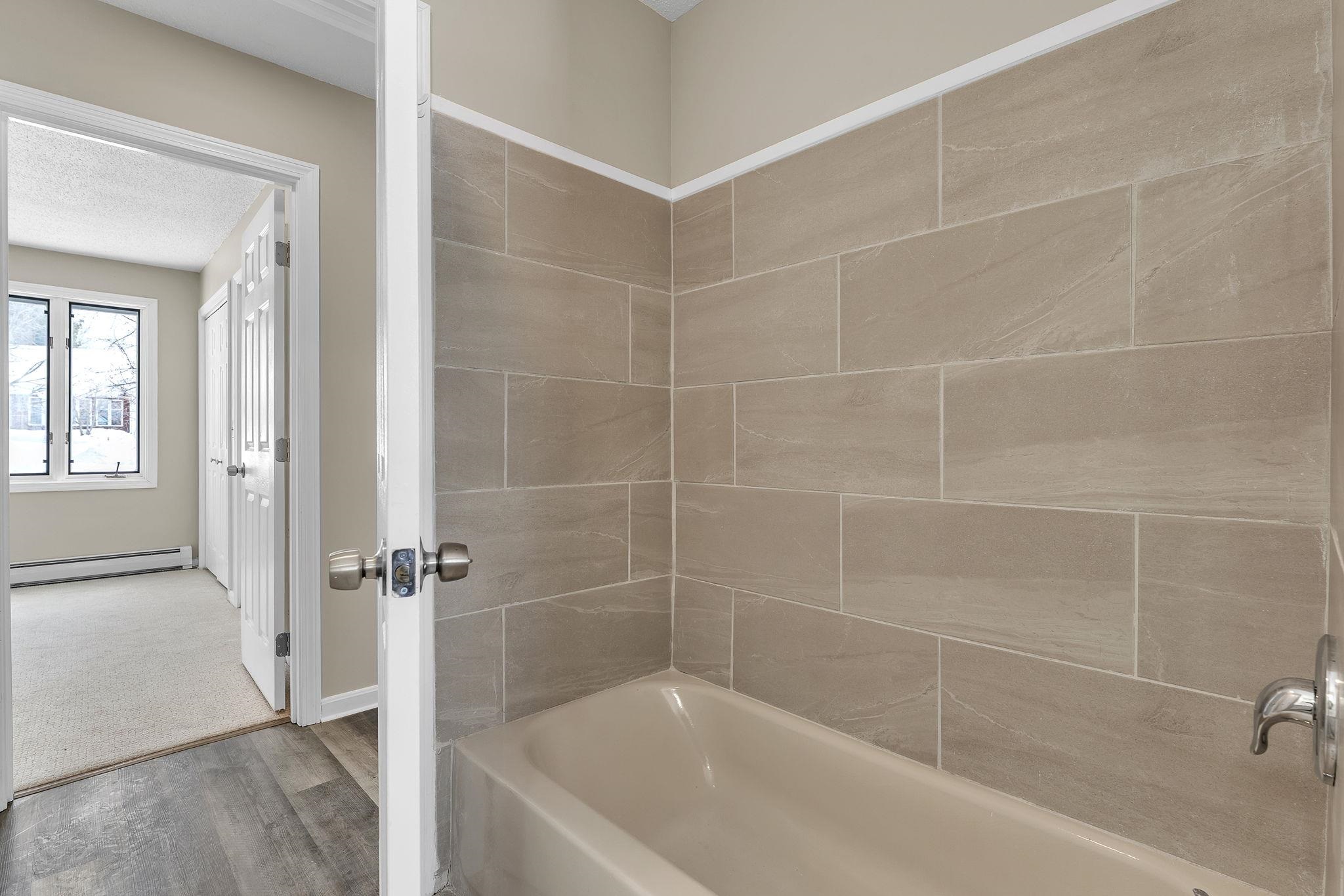 Barre City, Vermont 05641, United States, 3 Bedrooms Bedrooms, ,1 BathroomBathrooms,Residential,Pending,83227