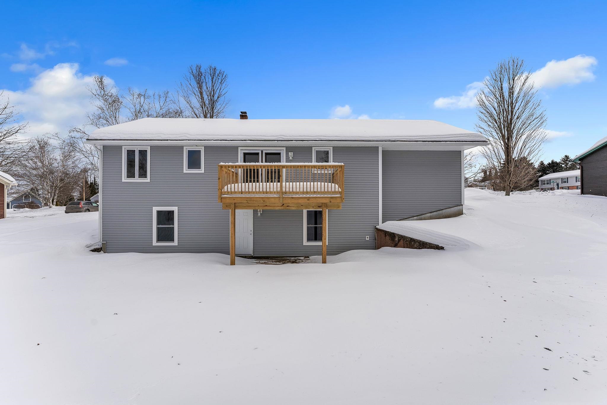 Barre City, Vermont 05641, United States, 3 Bedrooms Bedrooms, ,1 BathroomBathrooms,Residential,Pending,83227