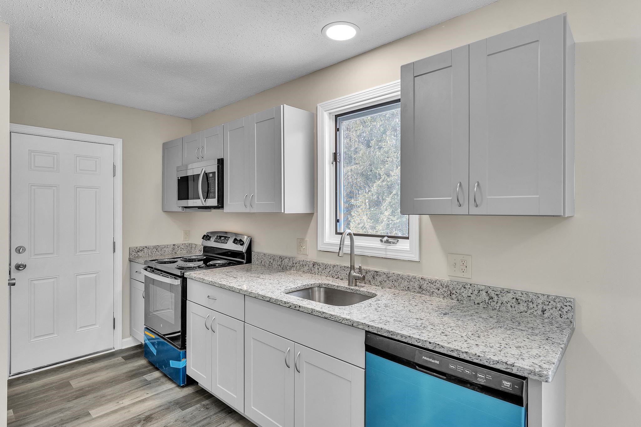 Barre City, Vermont 05641, United States, 3 Bedrooms Bedrooms, ,1 BathroomBathrooms,Residential,Pending,83227