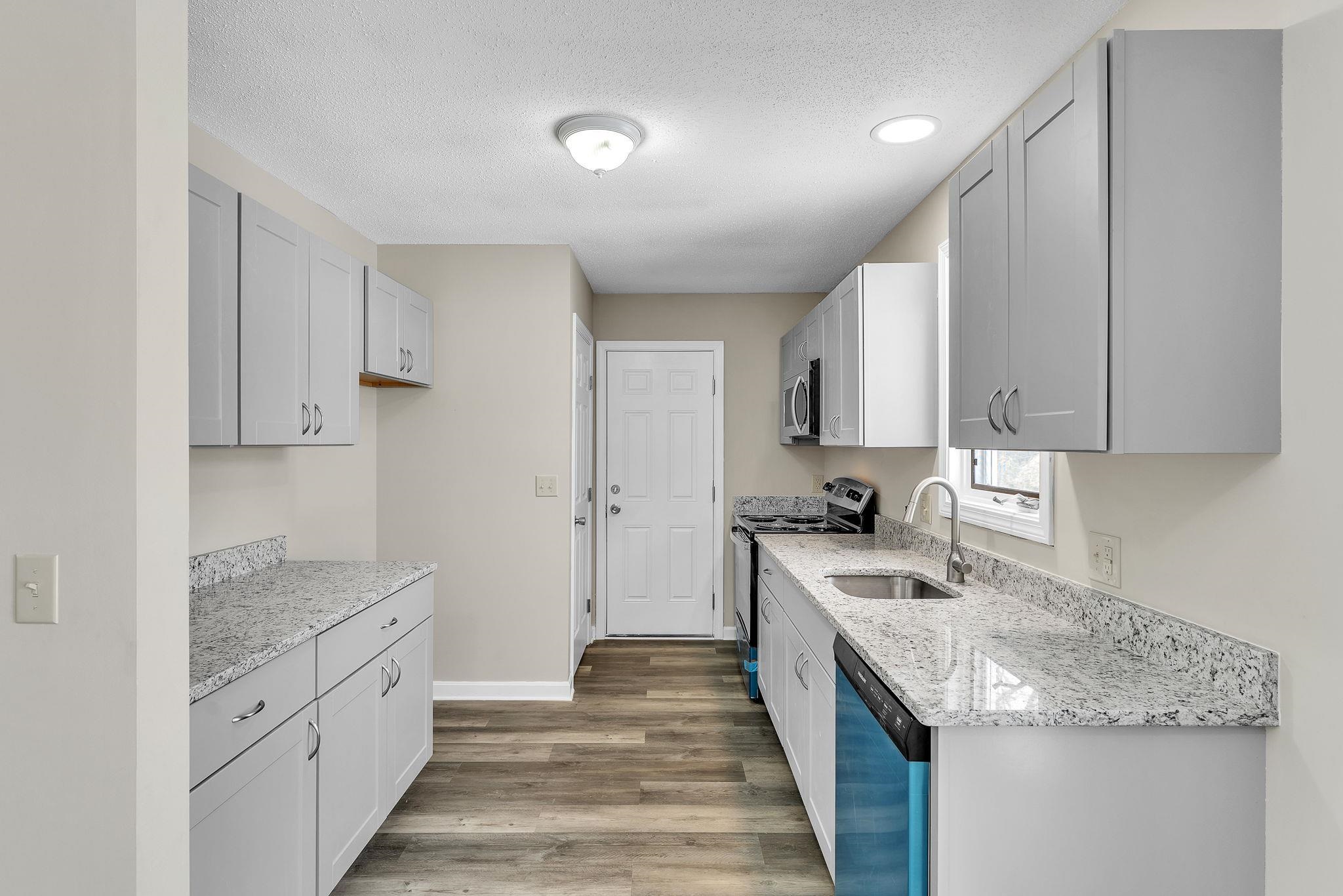 Barre City, Vermont 05641, United States, 3 Bedrooms Bedrooms, ,1 BathroomBathrooms,Residential,Pending,83227