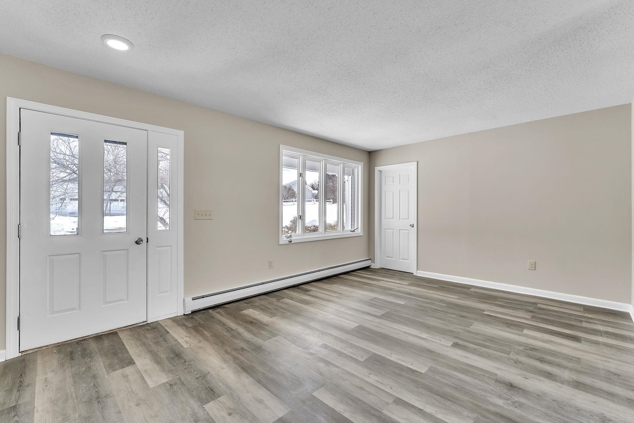 Barre City, Vermont 05641, United States, 3 Bedrooms Bedrooms, ,1 BathroomBathrooms,Residential,Pending,83227