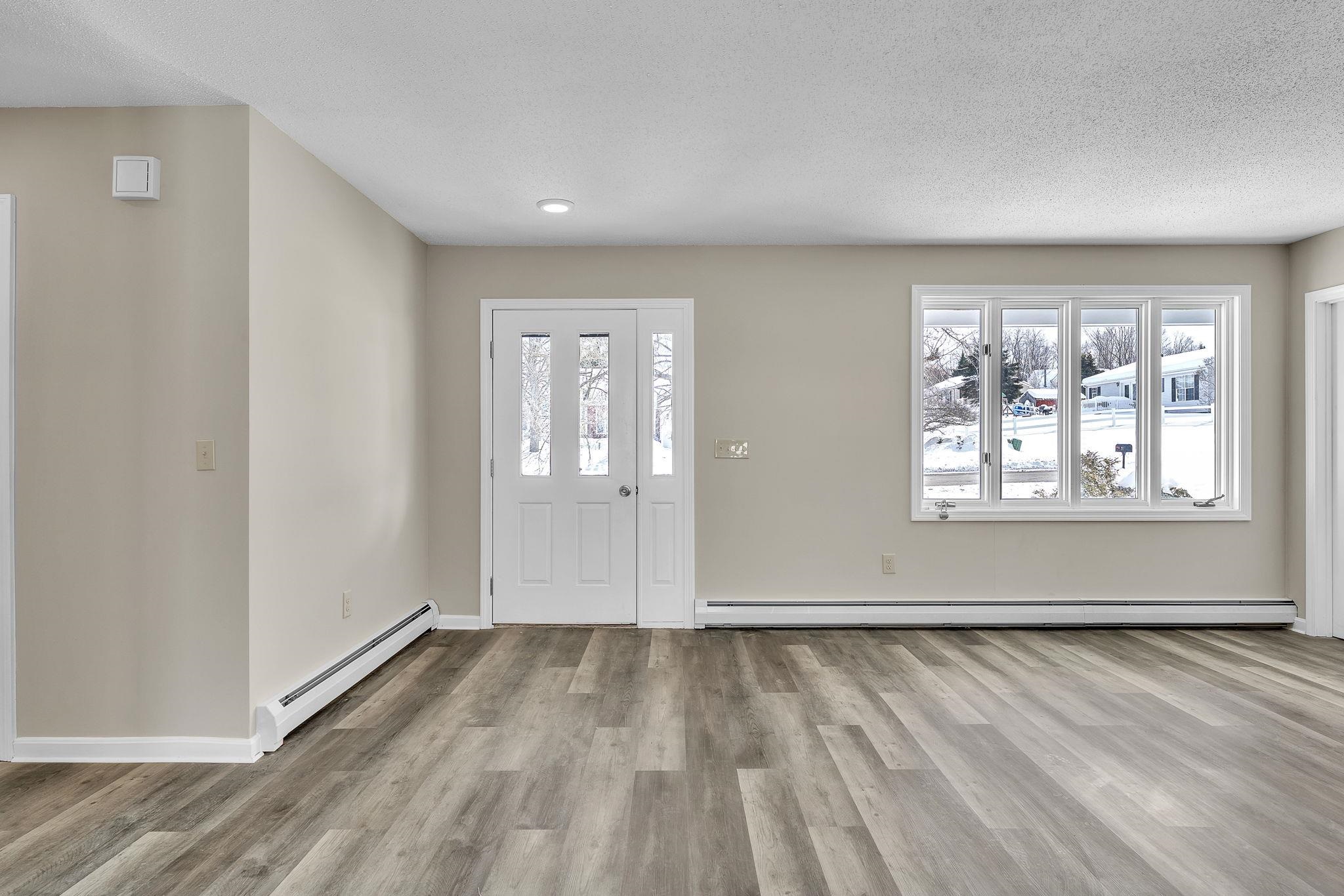 Barre City, Vermont 05641, United States, 3 Bedrooms Bedrooms, ,1 BathroomBathrooms,Residential,Pending,83227