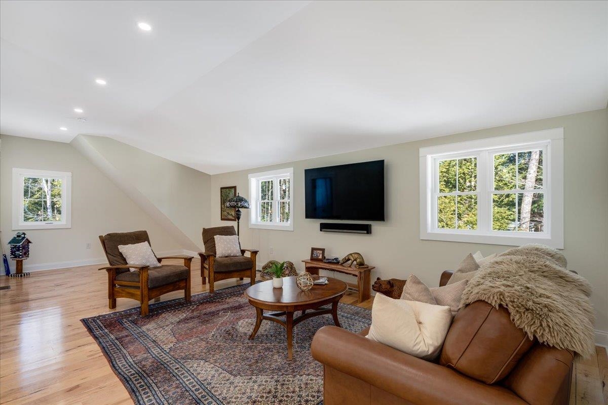 New Hampton, New Hampshire 03256, United States, 3 Bedrooms Bedrooms, ,2 BathroomsBathrooms,Residential,Active,81685