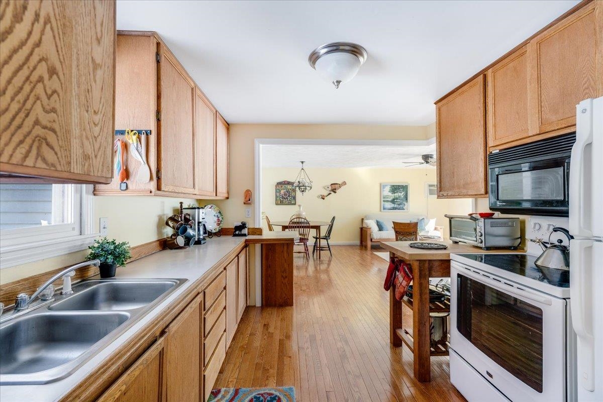 New Hampton, New Hampshire 03256, United States, 3 Bedrooms Bedrooms, ,2 BathroomsBathrooms,Residential,Active,81685