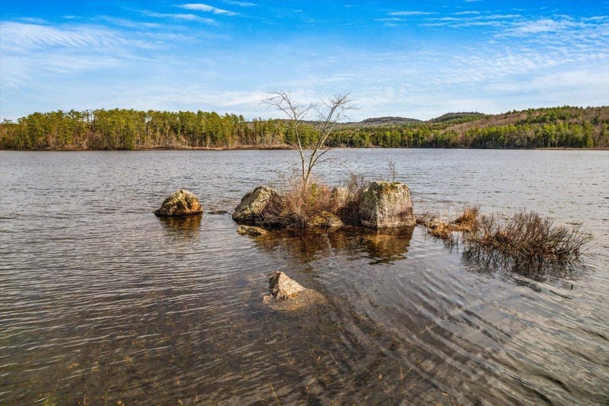 New Hampton, New Hampshire 03256, United States, 3 Bedrooms Bedrooms, ,2 BathroomsBathrooms,Residential,Active,81685