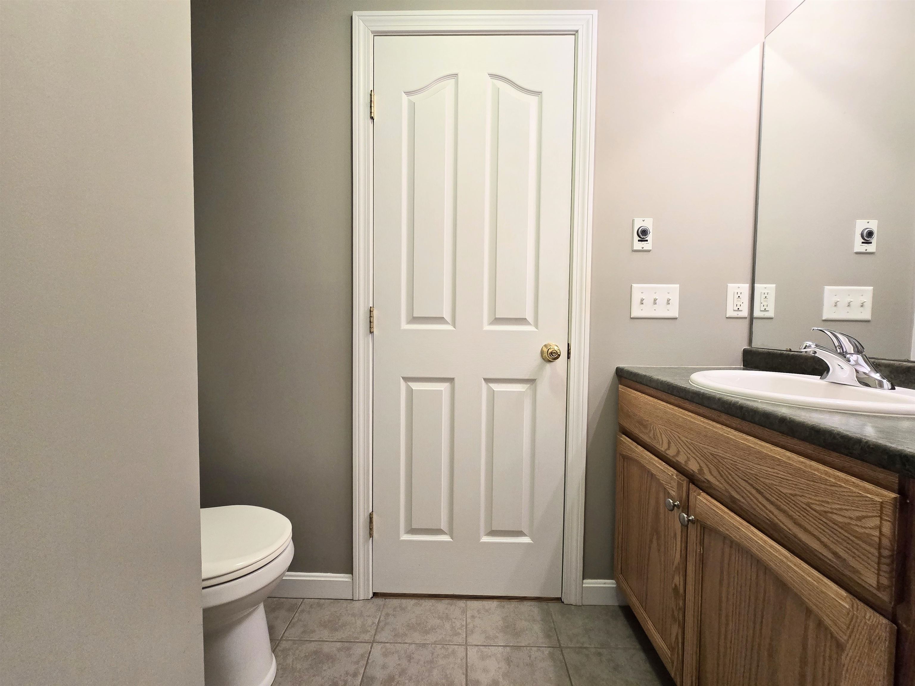 Concord, New Hampshire 03303, United States, 3 Bedrooms Bedrooms, ,2 BathroomsBathrooms,Residential,Pending,78220