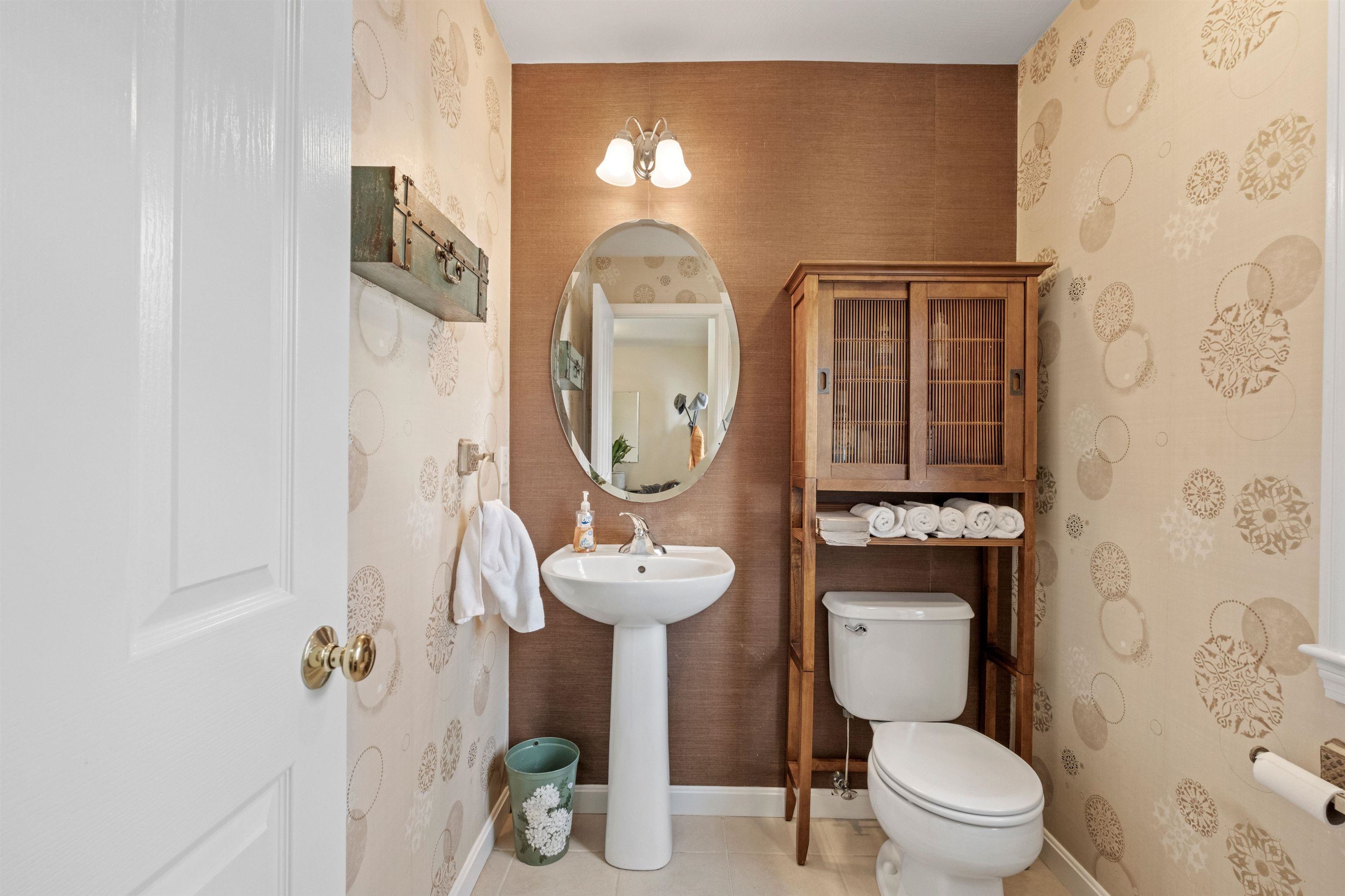 Concord, New Hampshire 03303, United States, 3 Bedrooms Bedrooms, ,2 BathroomsBathrooms,Residential,Pending,78220