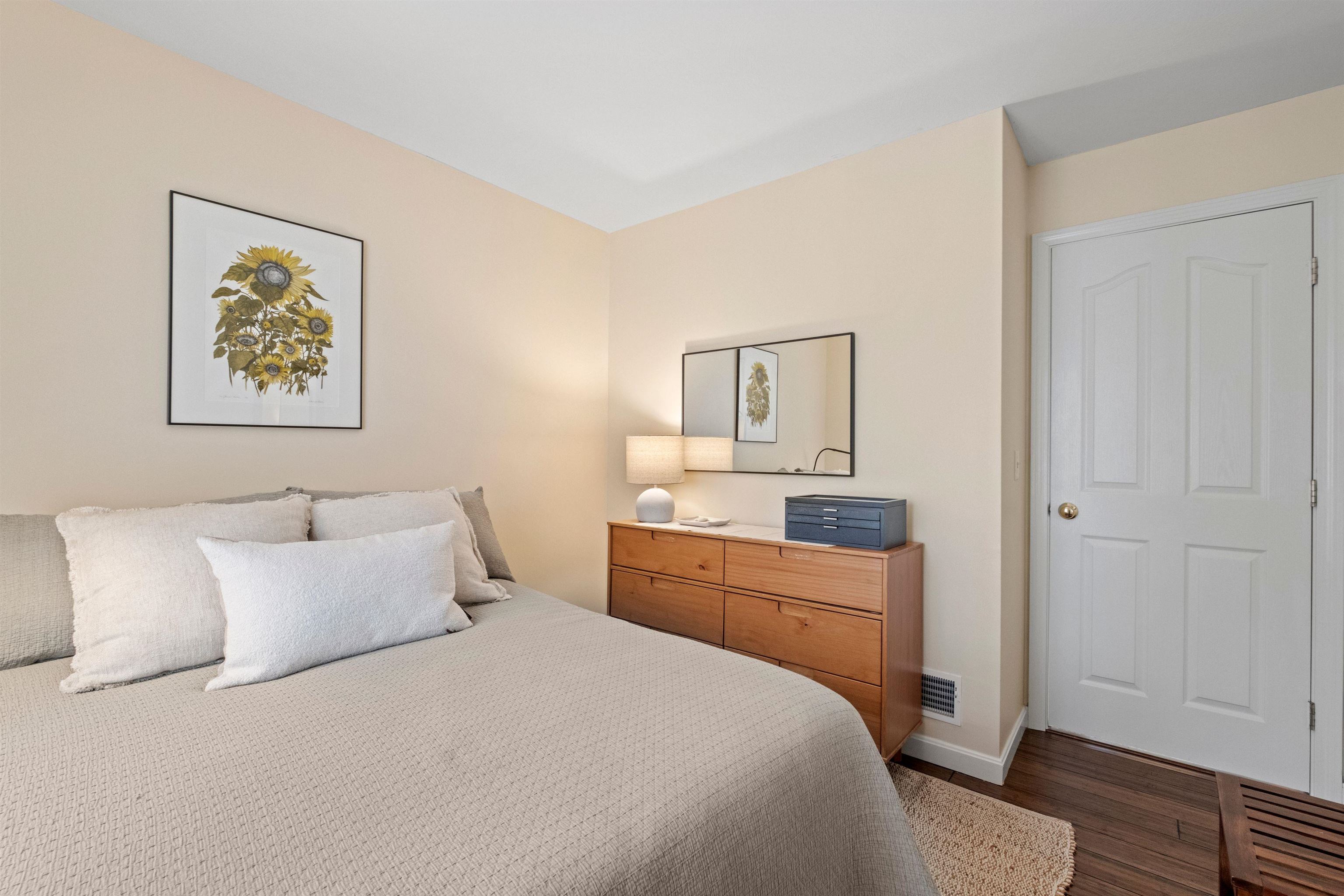 Concord, New Hampshire 03303, United States, 3 Bedrooms Bedrooms, ,2 BathroomsBathrooms,Residential,Pending,78220