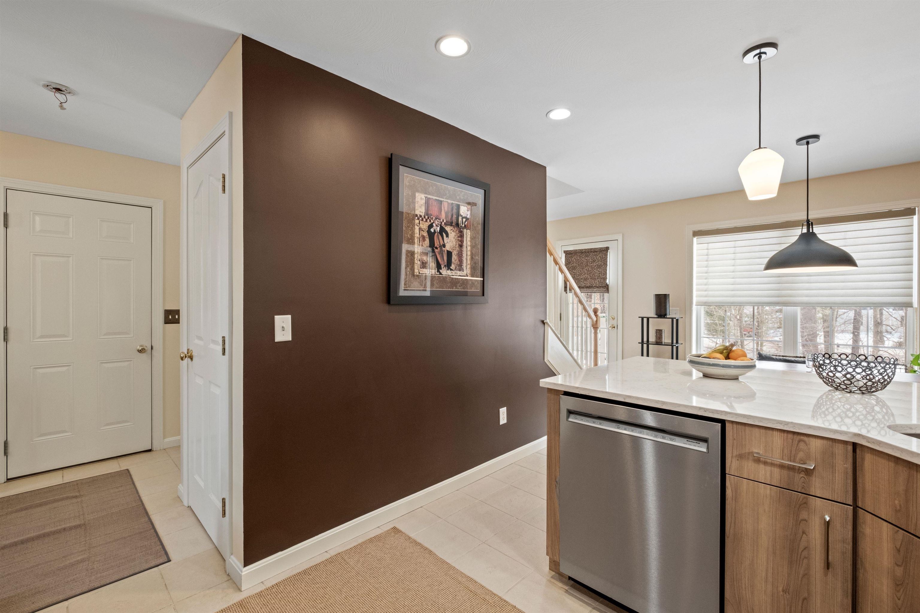 Concord, New Hampshire 03303, United States, 3 Bedrooms Bedrooms, ,2 BathroomsBathrooms,Residential,Pending,78220