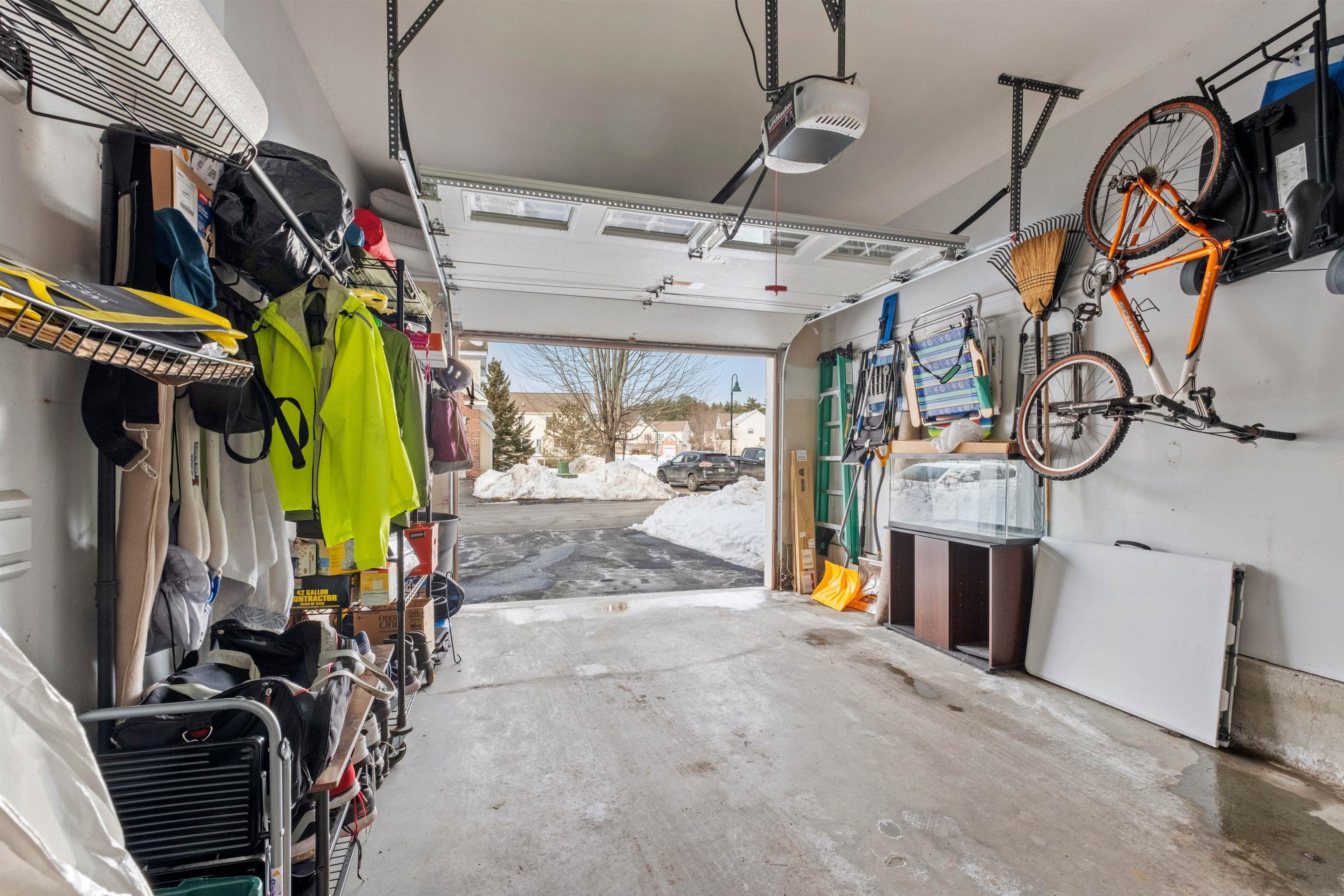 Concord, New Hampshire 03303, United States, 3 Bedrooms Bedrooms, ,2 BathroomsBathrooms,Residential,Pending,78220