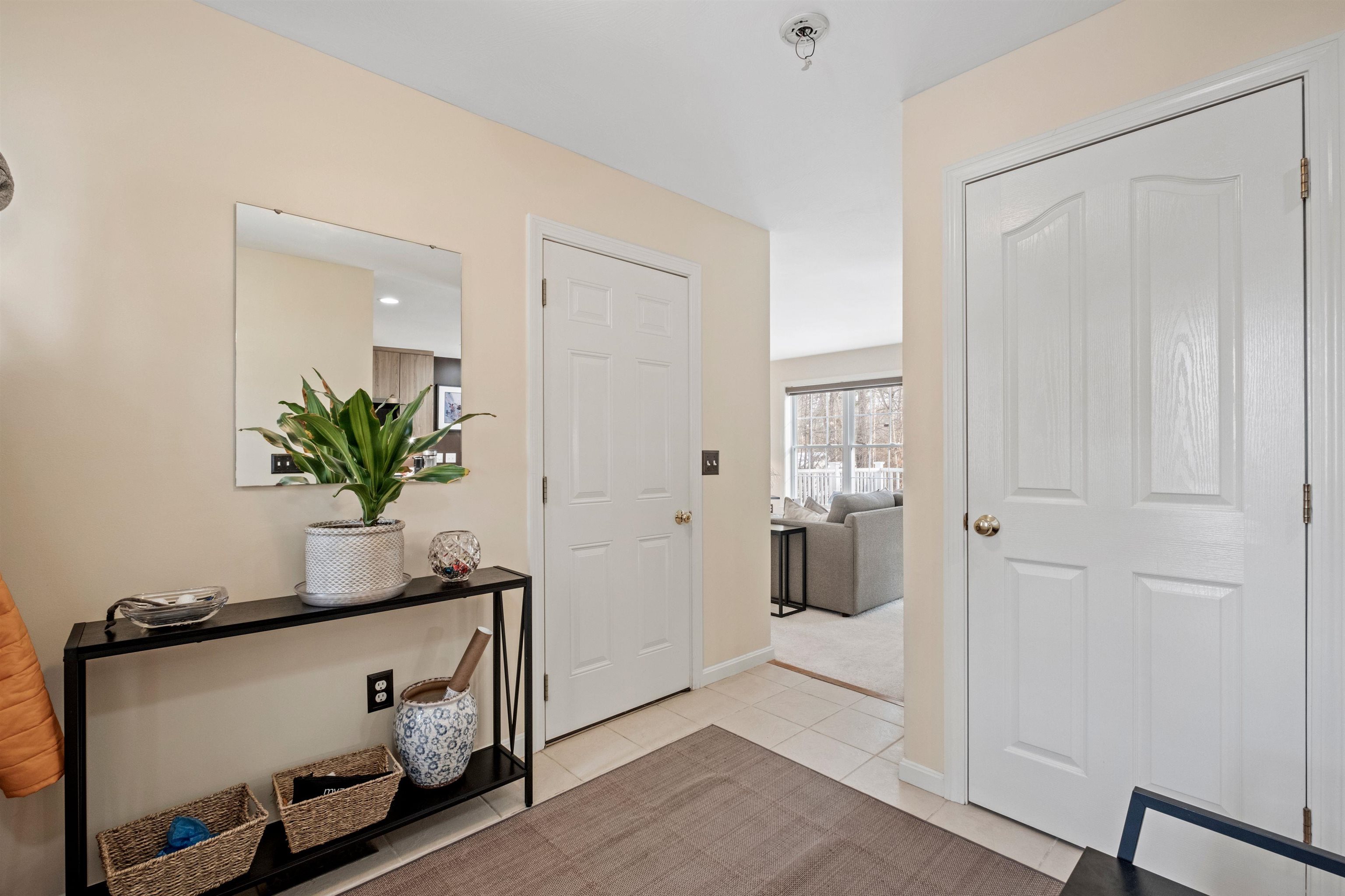 Concord, New Hampshire 03303, United States, 3 Bedrooms Bedrooms, ,2 BathroomsBathrooms,Residential,Pending,78220