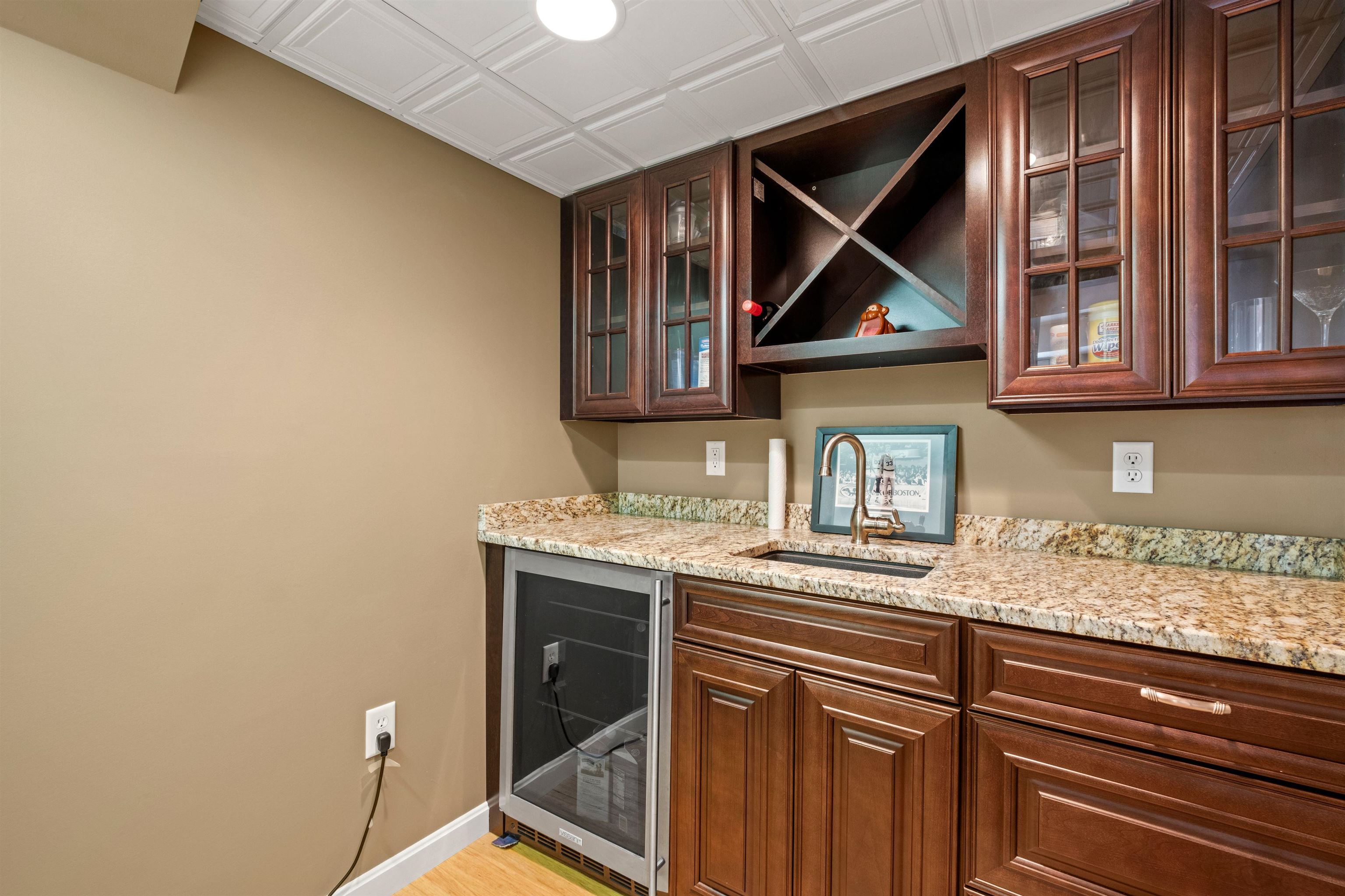 Concord, New Hampshire 03303, United States, 3 Bedrooms Bedrooms, ,2 BathroomsBathrooms,Residential,Pending,78220