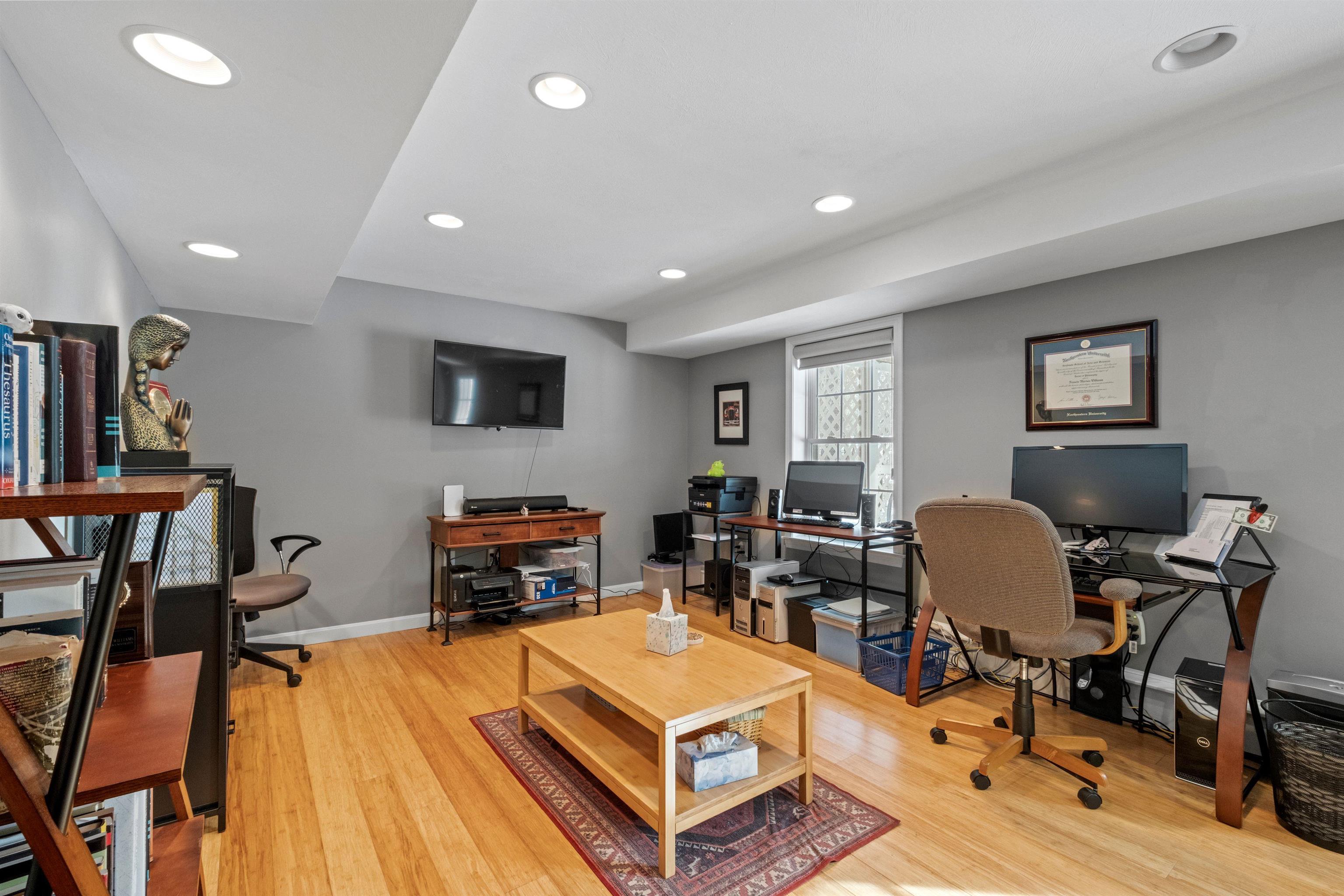 Concord, New Hampshire 03303, United States, 3 Bedrooms Bedrooms, ,2 BathroomsBathrooms,Residential,Pending,78220