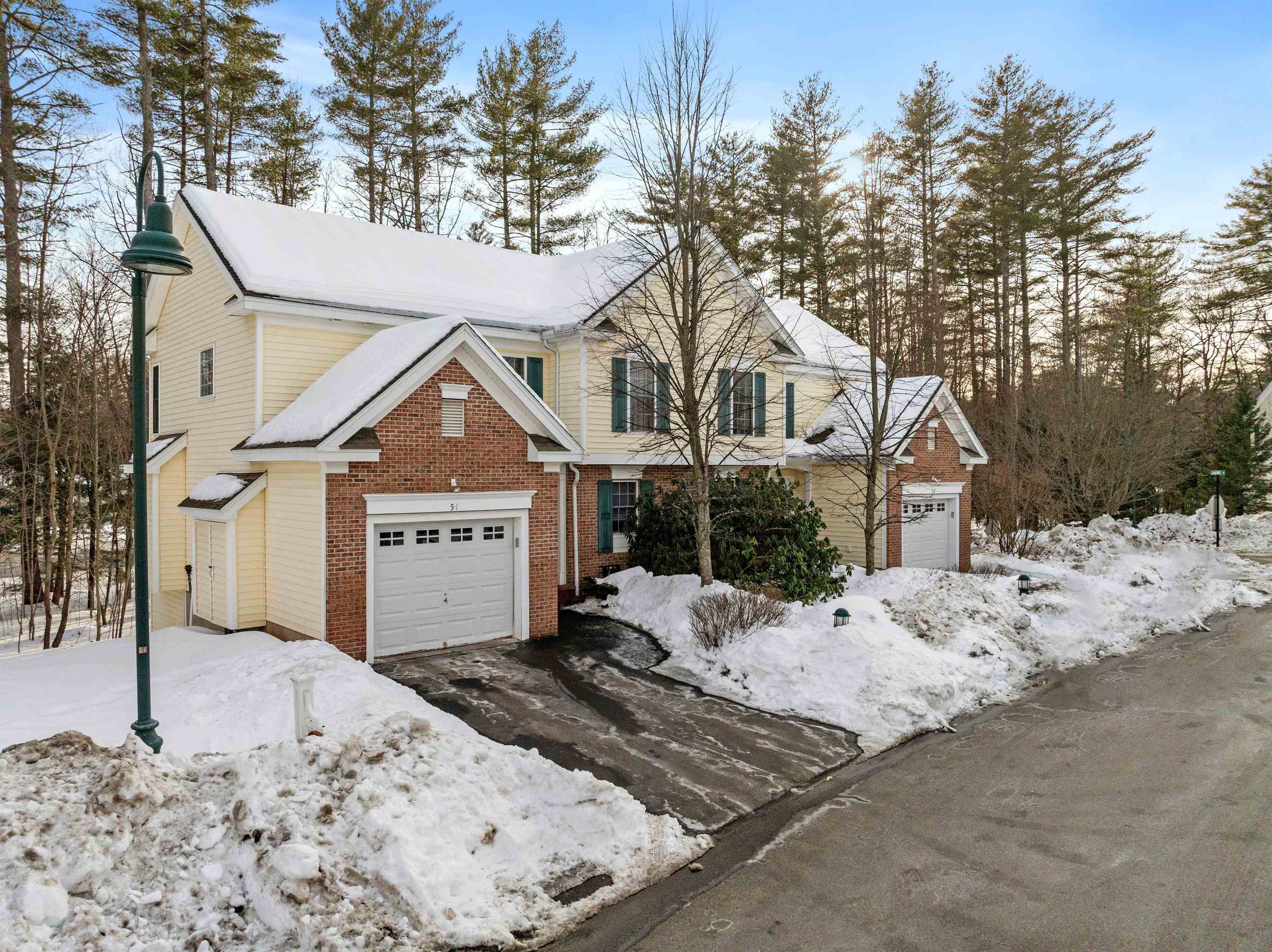 Concord, New Hampshire 03303, United States, 3 Bedrooms Bedrooms, ,2 BathroomsBathrooms,Residential,Pending,78220