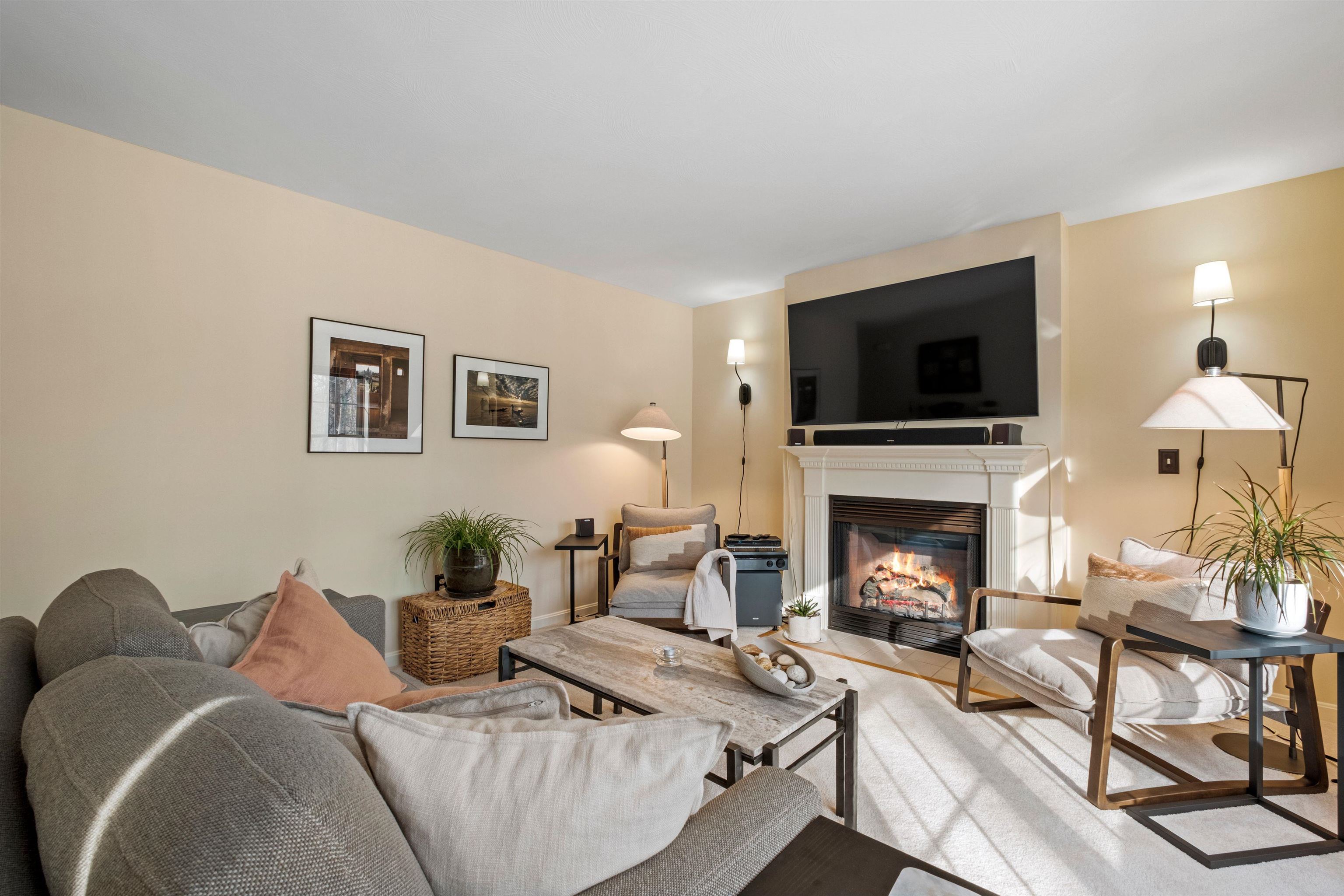 Concord, New Hampshire 03303, United States, 3 Bedrooms Bedrooms, ,2 BathroomsBathrooms,Residential,Pending,78220