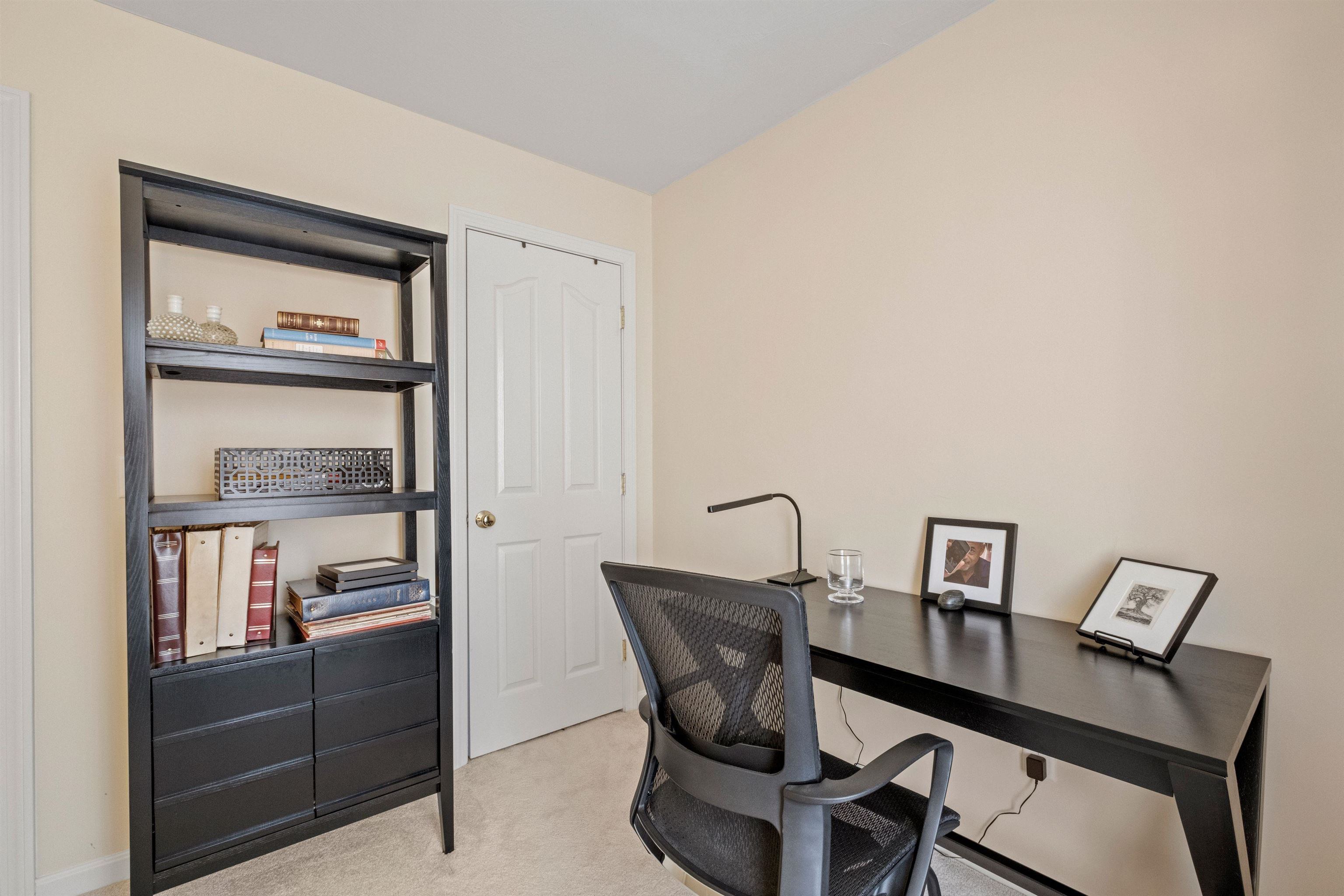 Concord, New Hampshire 03303, United States, 3 Bedrooms Bedrooms, ,2 BathroomsBathrooms,Residential,Pending,78220