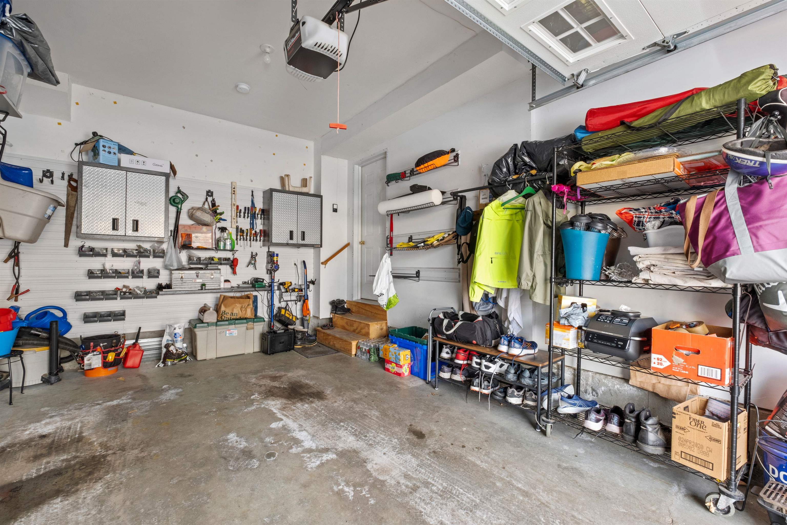 Concord, New Hampshire 03303, United States, 3 Bedrooms Bedrooms, ,2 BathroomsBathrooms,Residential,Pending,78220