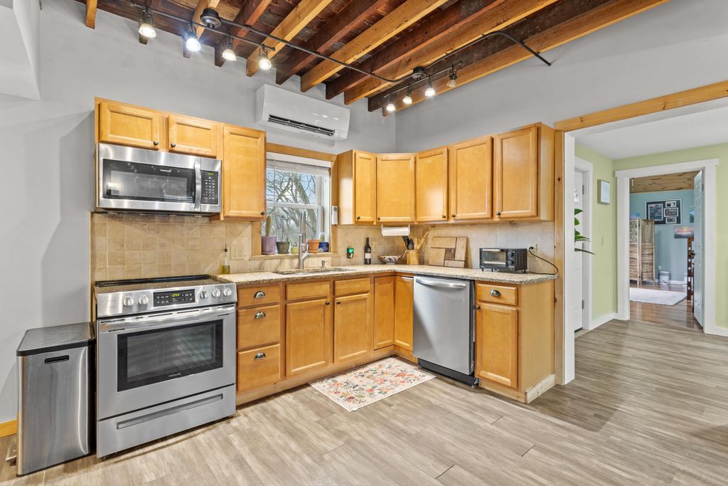 Photo of 142 Broadway #3, Dover, NH 03820 (MLS # 5081619)