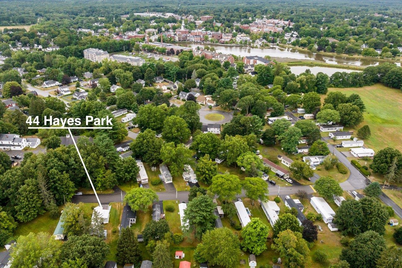 44 Hayes Park