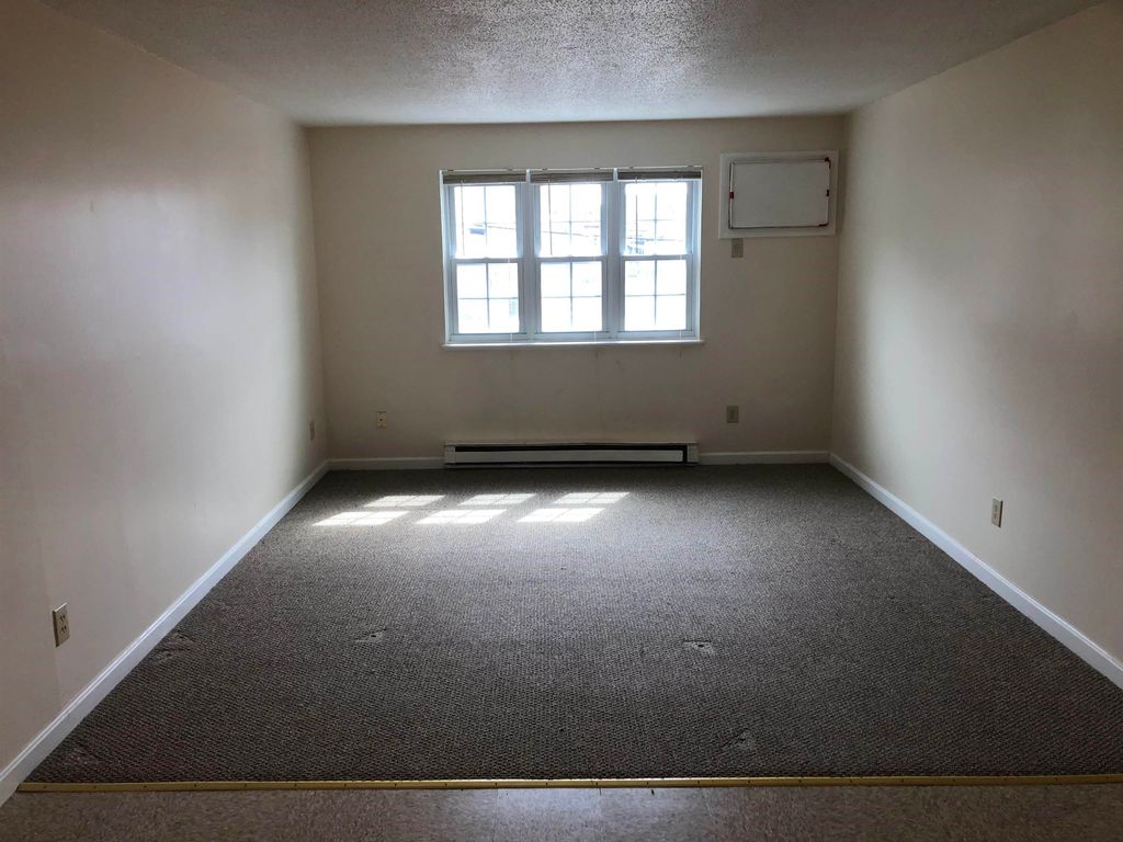 Photo of 234 Lowell Street #6, Manchester, NH 03104 (MLS # 5076239)