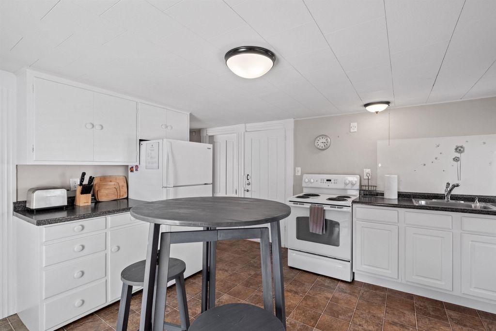 Photo of 21 Portsmouth Avenue, Exeter, NH 03833 (MLS # 5056818)