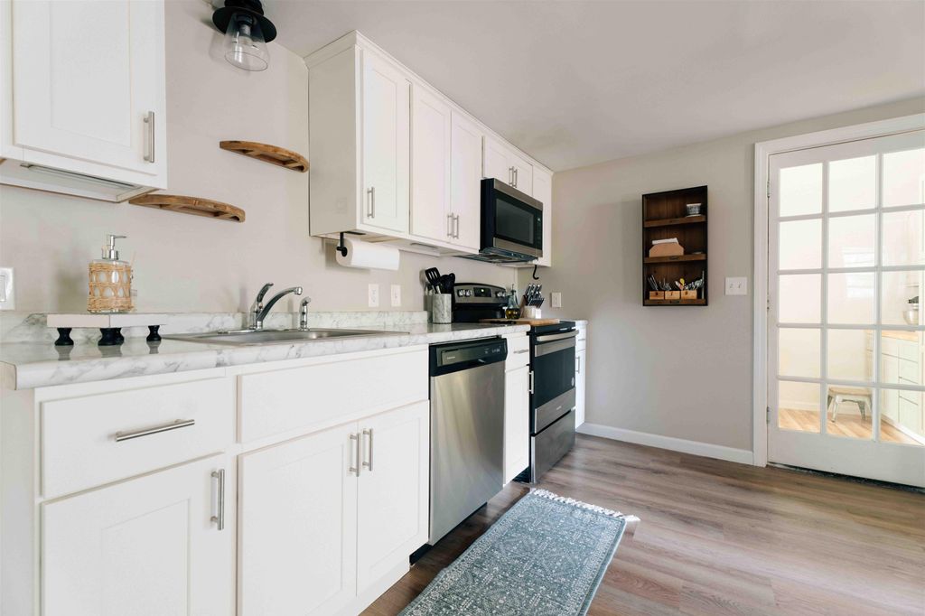 Photo of 79 Chester Turnpike, Hooksett, NH 03106 (MLS # 5059628)