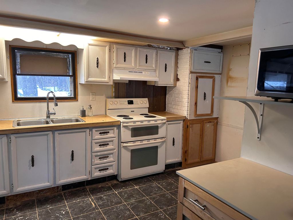 Photo of 4 Dunn Avenue, Campton, NH 03223 (MLS # 5072372)