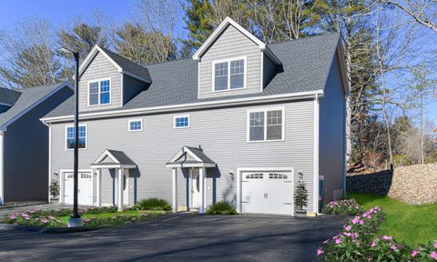 Photo of 4 Delphi Way, Londonderry, NH 03053 (MLS # 4974678)
