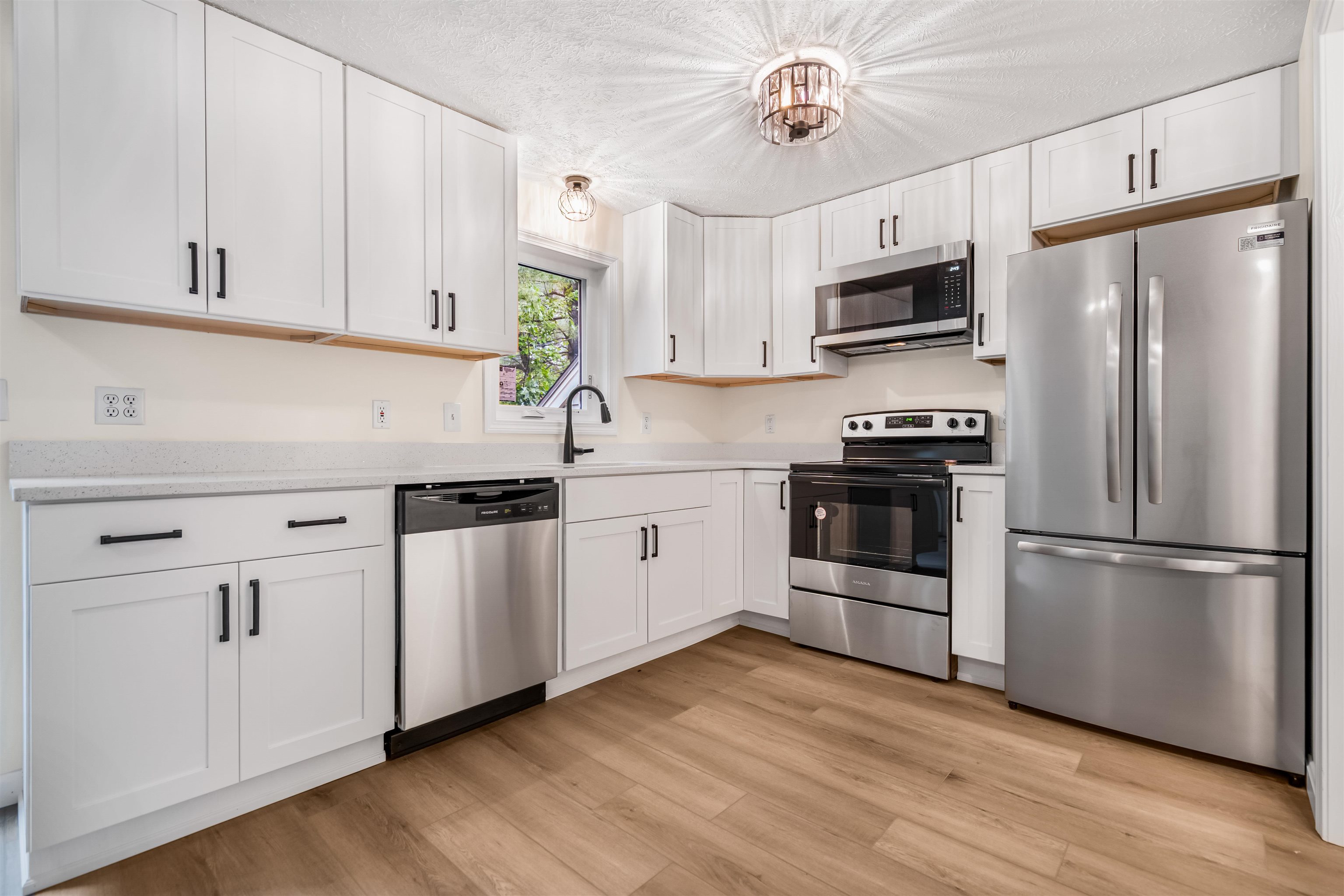48 Eastmeadow Way