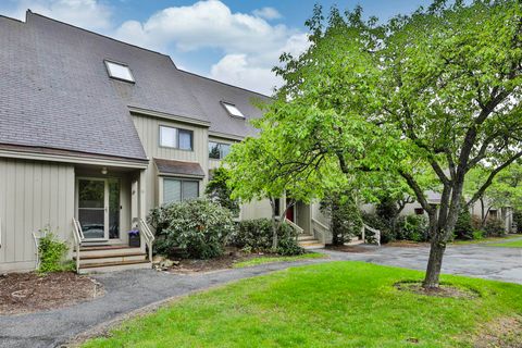 11 Belmont Court Bedford NH 03110