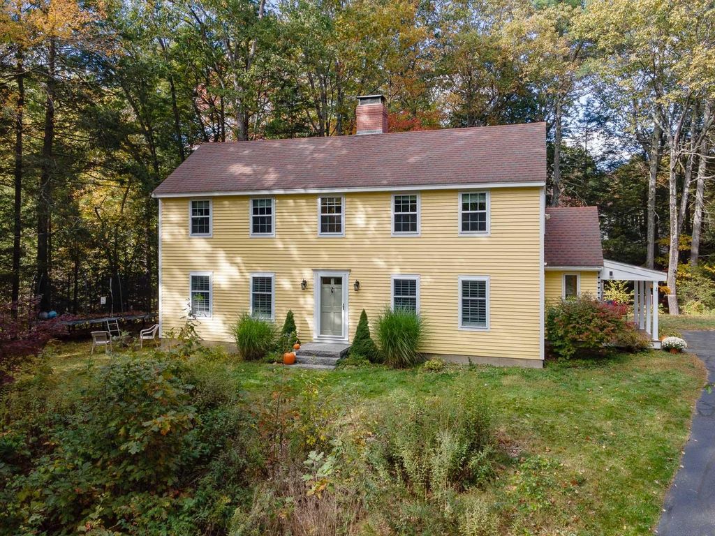 Photo of 40 Louise Lane, Fremont, NH 03044 (MLS # 5066304)