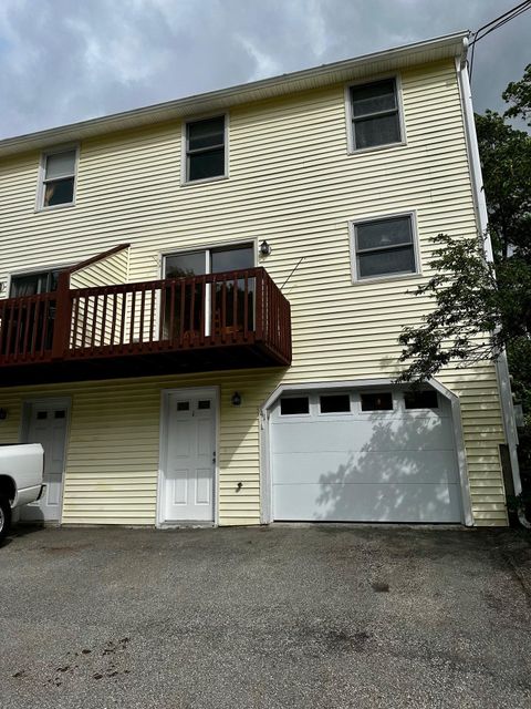 41 Albury Stone Circle Nashua NH 03063
