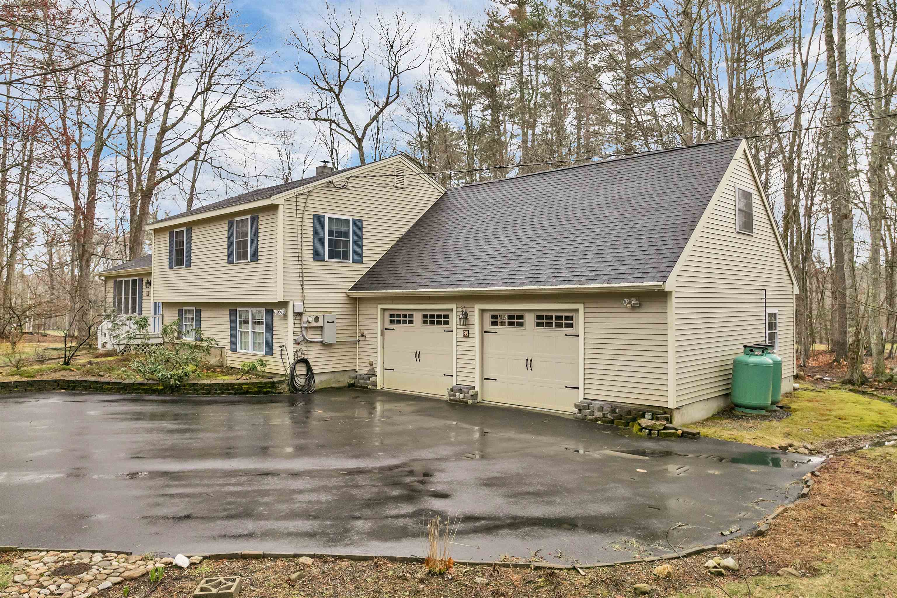 65 Hunter Lane