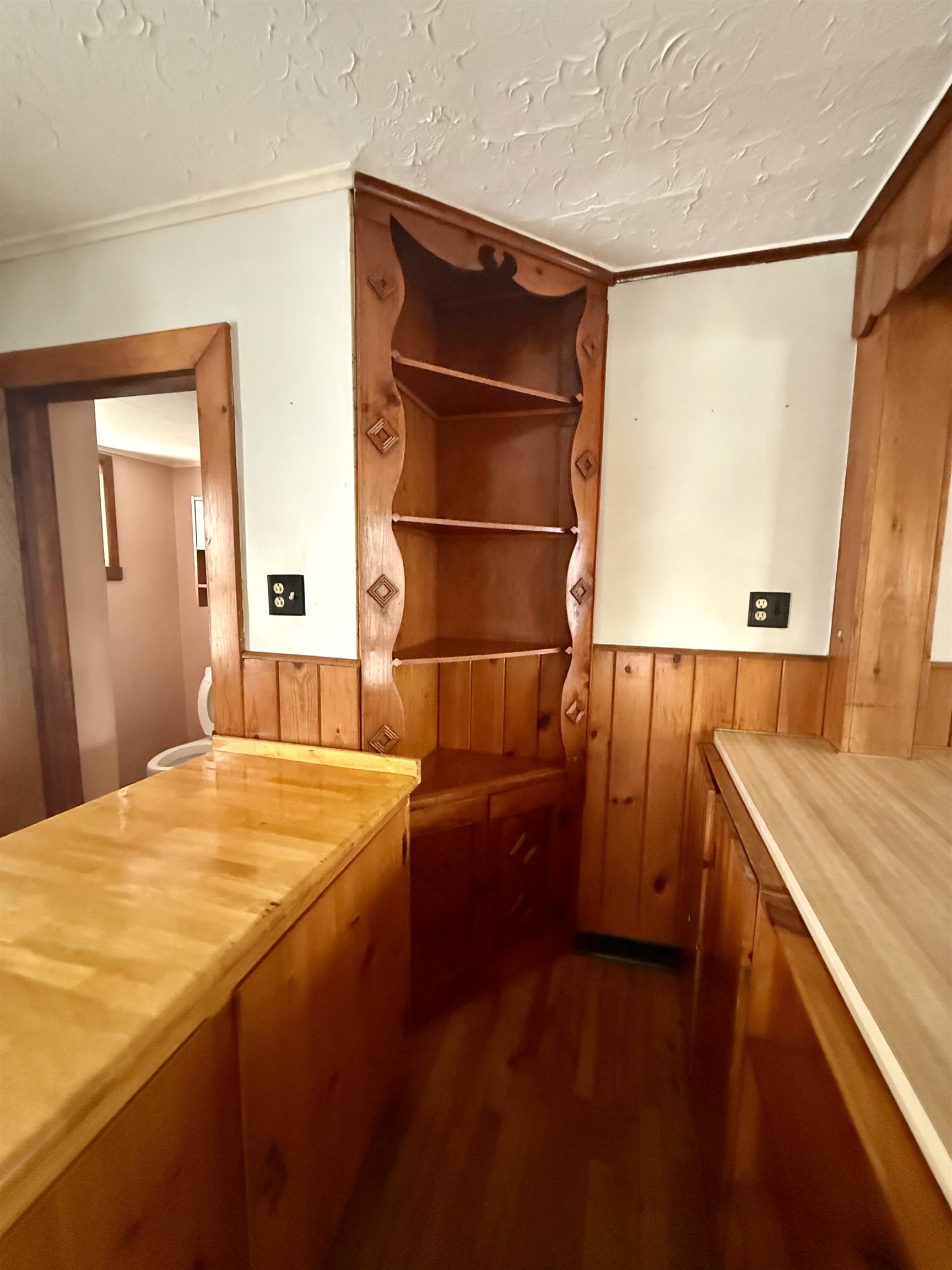 Burlington, Vermont 05401, United States, 3 Bedrooms Bedrooms, ,2 BathroomsBathrooms,Residential,Active,254335