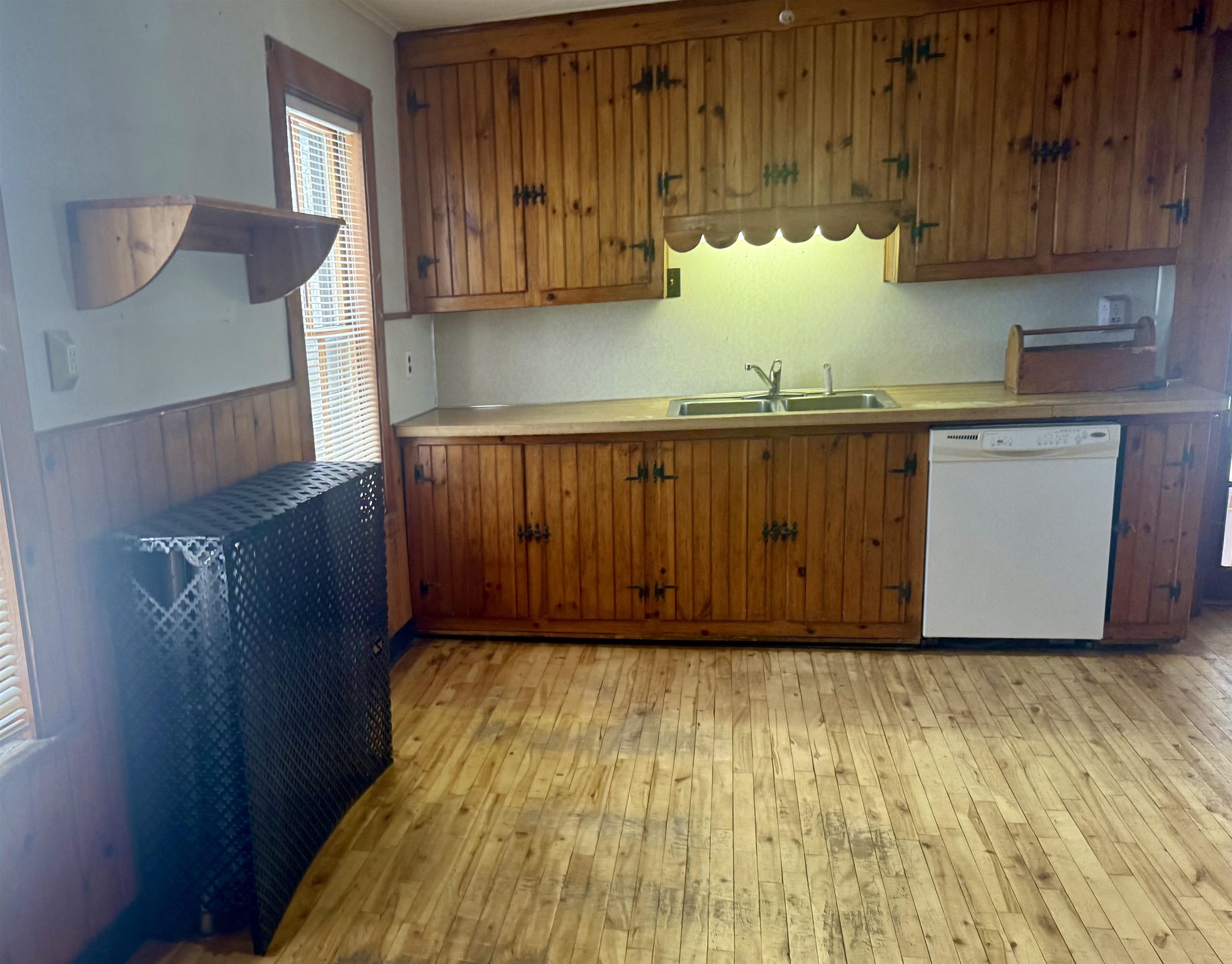 Burlington, Vermont 05401, United States, 3 Bedrooms Bedrooms, ,2 BathroomsBathrooms,Residential,Active,254335